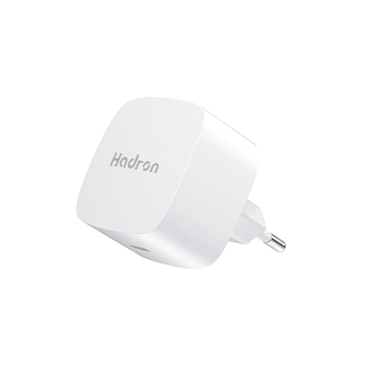 شارژر دیواری 25 وات هادرون مدل C1011 با اتصال به پریز دوشاخه و تکنولوژی شارژ سریع USB PD 1.0، دارای درگاه خروجی USB Type-C